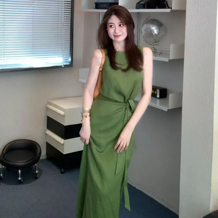 4121法式高级感绿色无袖背心连衣裙子女夏季2025新款气质显瘦长裙