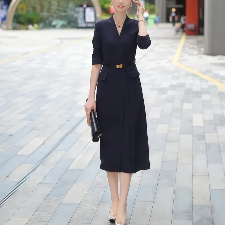 藏蓝色连衣裙女2025秋季新款时尚气质通勤韩系百搭收腰显瘦A字裙