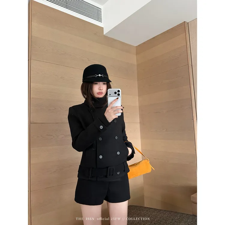 THEISSN宁司 黑色高领双排扣毛呢外套女冬短裤套装 01911/01910