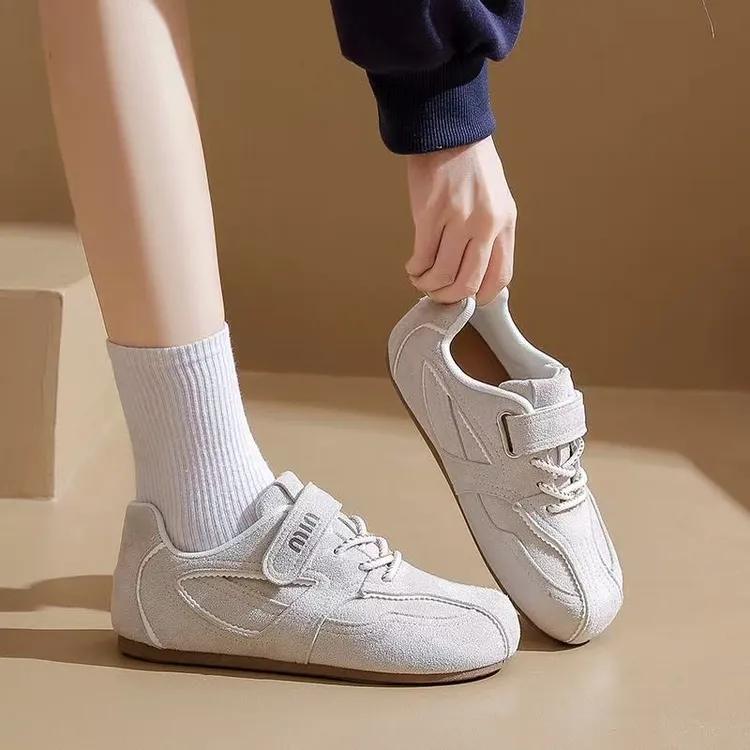 2025年春秋新款低帮平底防滑耐磨日常工作休闲魔术贴一脚蹬懒人女