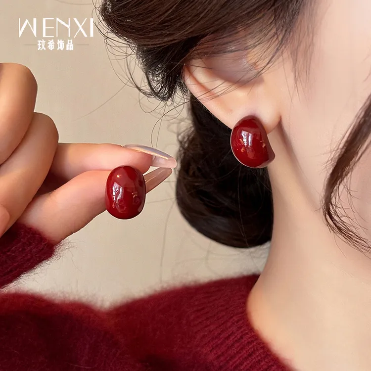 铜合金耳饰 红色豆豆耳环2025新款爆款高级感秋冬耳钉小众耳饰女