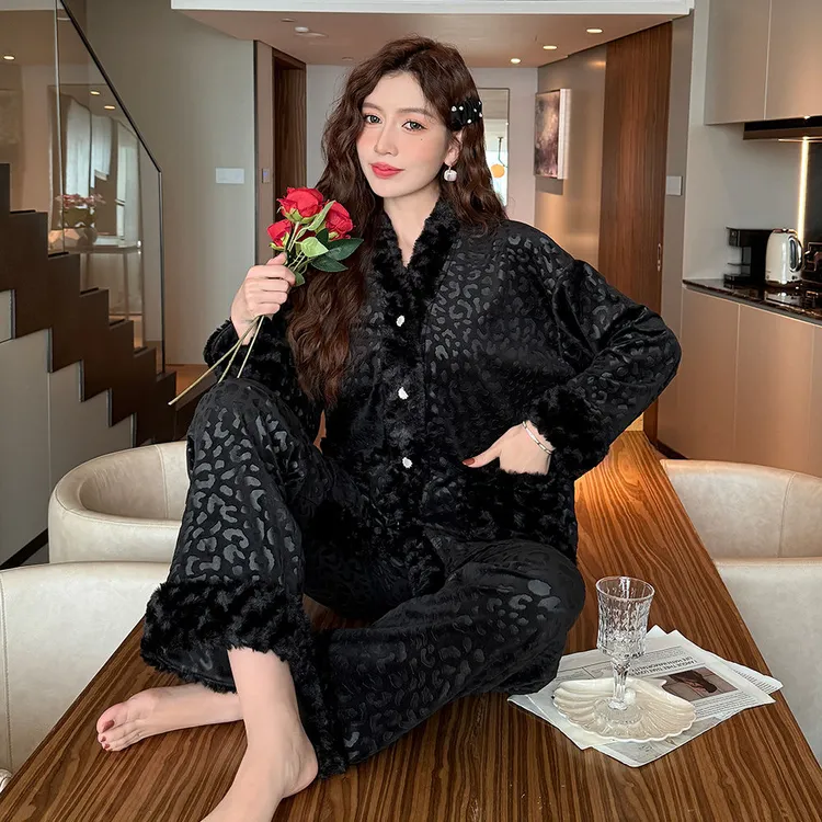 新款秋冬季保暖2025海岛绒睡衣女款高级感冬天家居服冬天套装外出