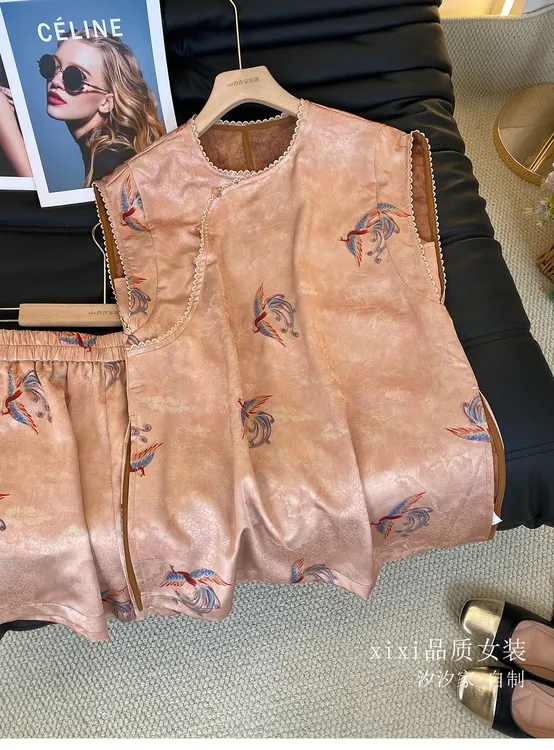 新中式套装女夏2025新款老钱国风提花缎面花边背心搭配短裤两件套