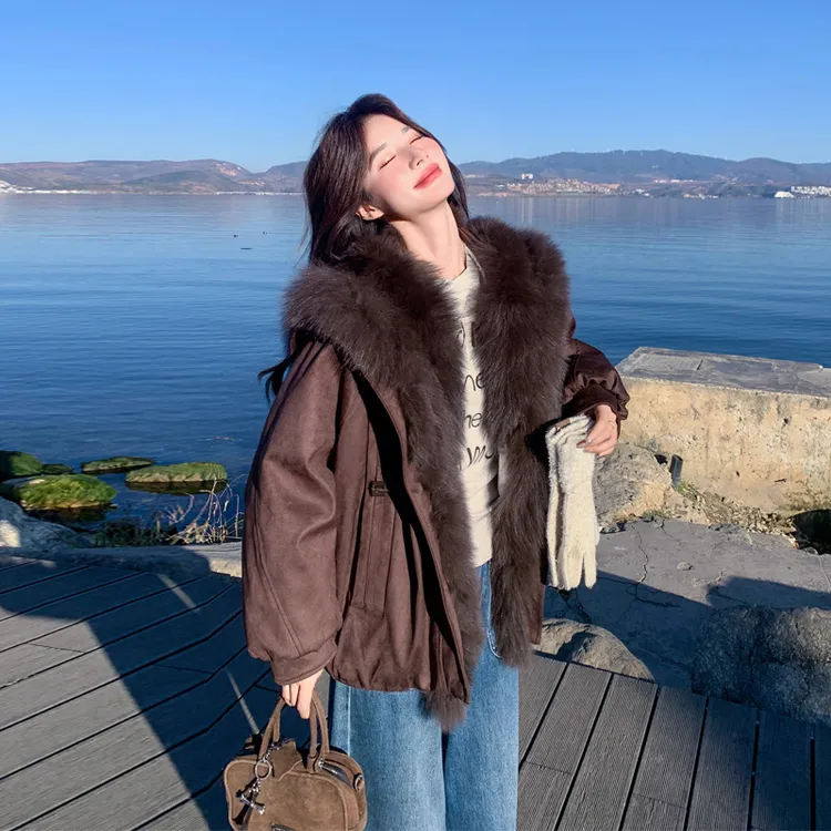 千金感复古美拉德皮毛一体羽绒服2025冬季新款氛围感毛绒绒厚外套