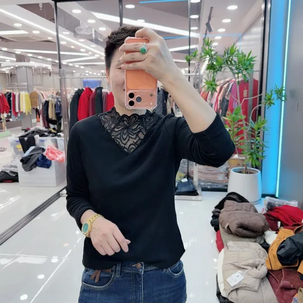 百搭神器时尚拼接蕾丝领保暖淑女上衣8821品