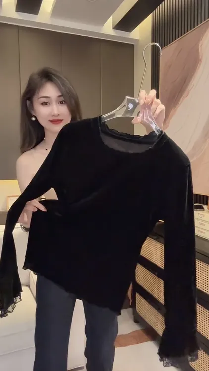 设计感蕾丝拼接黑色上衣2025秋季新款丝绒内搭长袖T恤女打底小衫