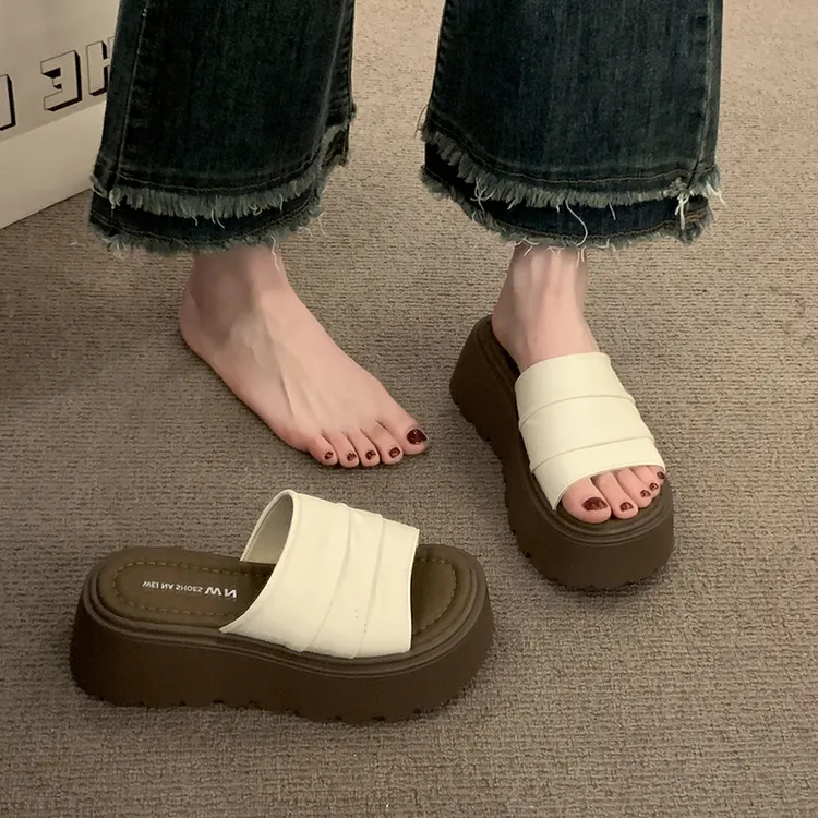 苏茵茵风格厚底增高拖鞋女夏季休闲一字沙滩拖配裙子褶皱凉拖鞋