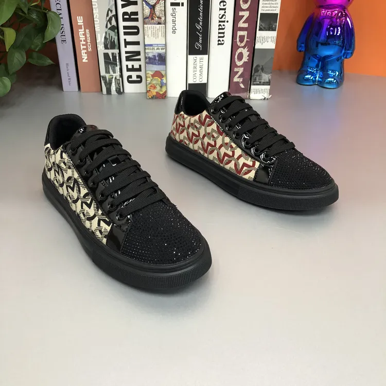 欧洲站新款水钻时尚个性帅气系带潮流百搭平底休闲板鞋