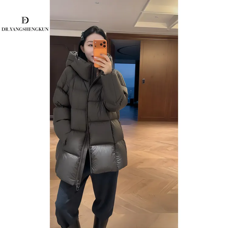 杨圣坤2025新品冬季高级感泡芙95白鹅绒保暖连帽羽绒服TR2592356