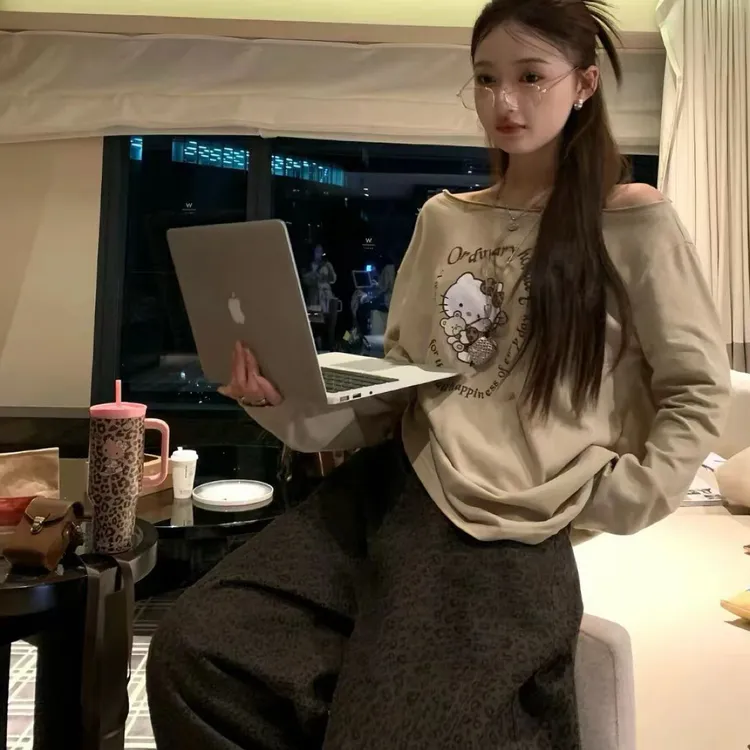 韩系甜辣印花长袖漏肩T恤豹纹裤两件套秋季新款时尚宽松显瘦套装