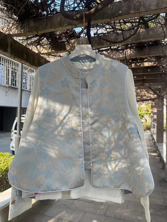 2025春季新中式重工刺绣提花双面穿马甲时尚百搭休闲立领马甲