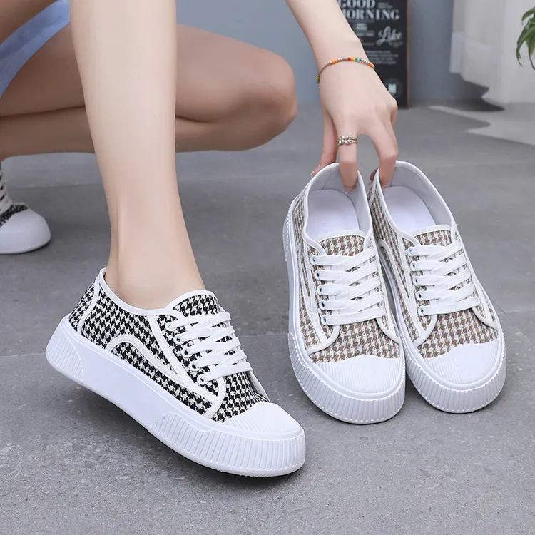 网红帆布鞋女单鞋春夏新款平底软底厚底舒适千鸟格运动白鞋板