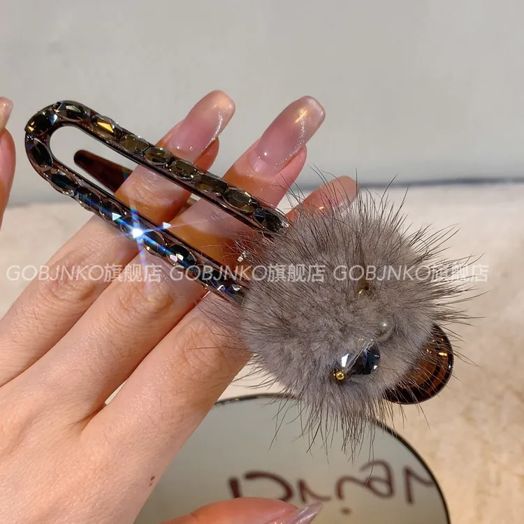 GOBJNKO韩版新品女鸭嘴夹秋冬复古风一字夹可爱毛球鲨鱼夹懒人夹