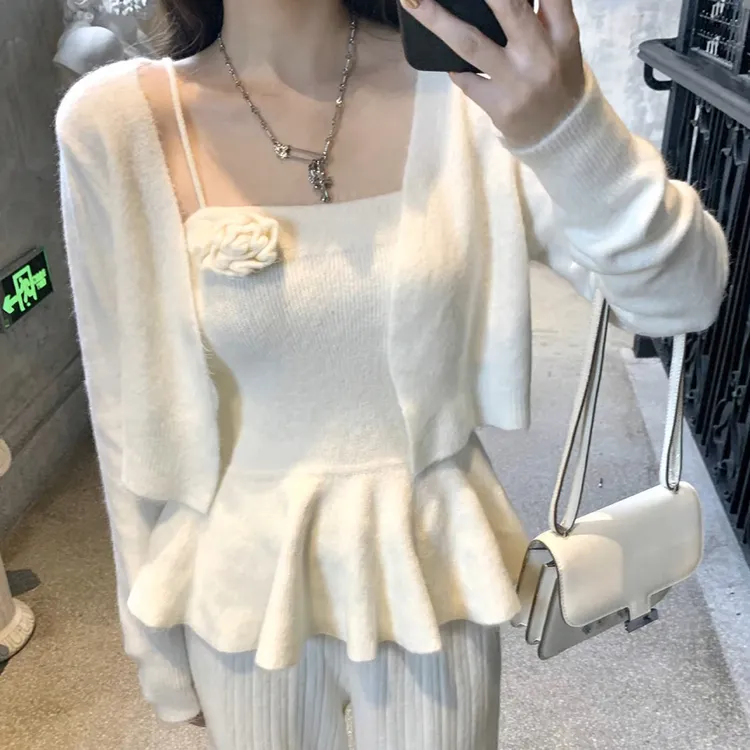 温柔气质穿搭三件套女花朵收腰吊带荷叶下摆背心针织开衫高腰长裤