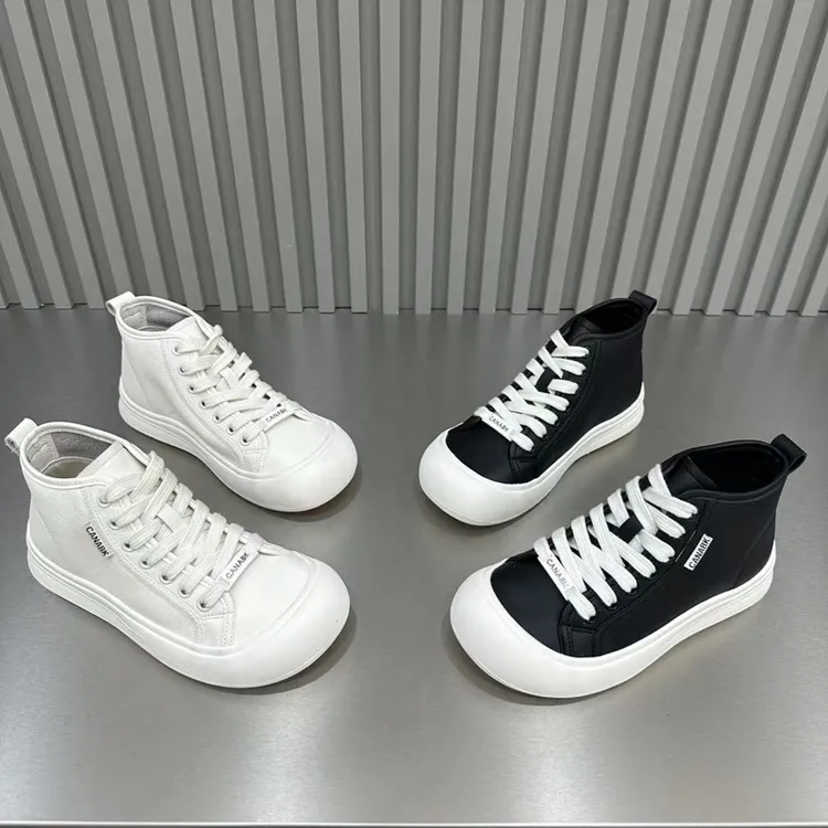 2025早秋新款真皮小白鞋高帮鞋女丑萌软底舒适系带百搭休闲板鞋女