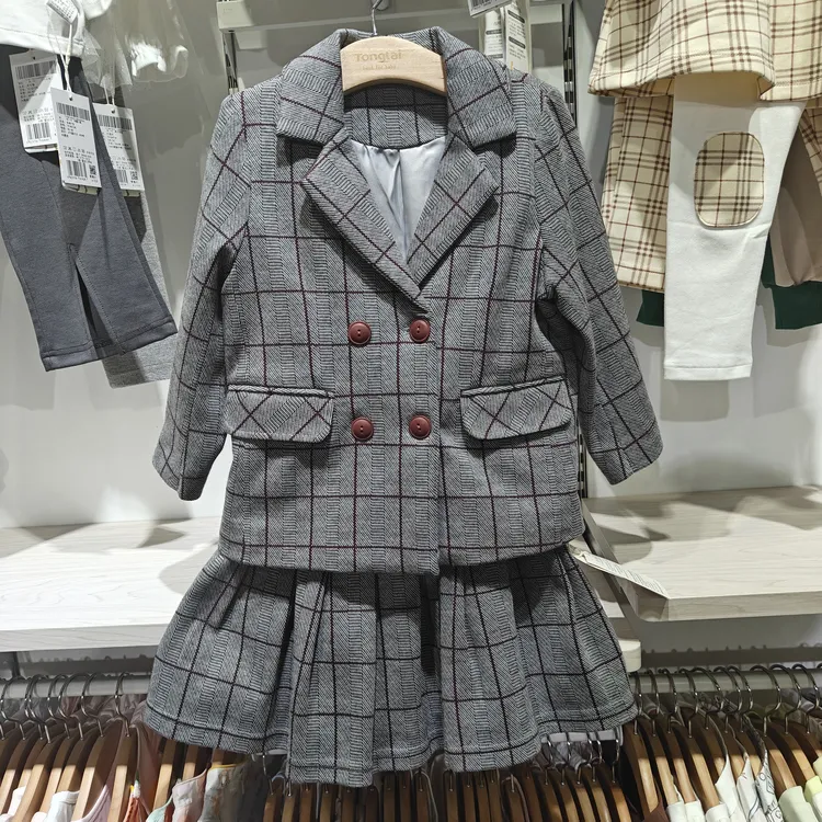 秋款常规翻领西服套裙