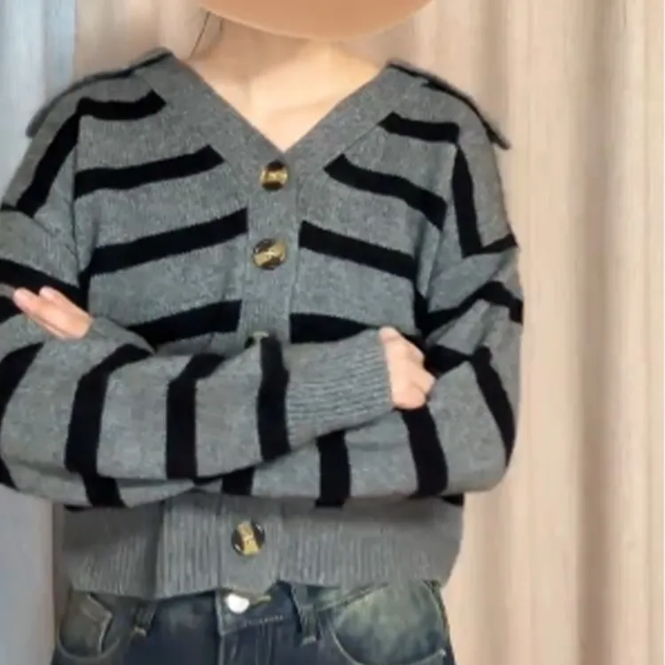 条纹拼色针织开衫上衣女春季新款长袖宽松显瘦毛衣外套