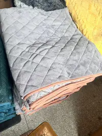 《兵哥外贸》3楼110×200紫色法兰绒绗缝防滑沙发垫 发一个