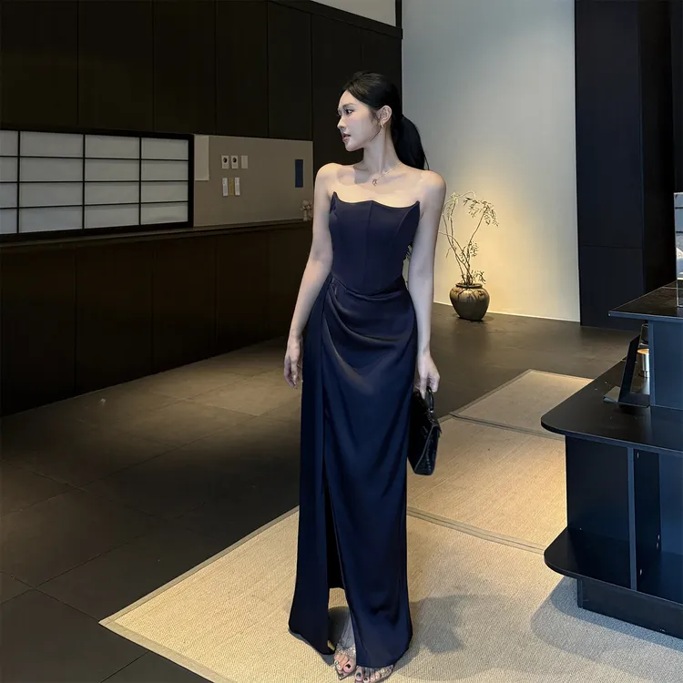 小可WIWI法式气质名媛缎面高级感开叉礼服修身性感显瘦抹胸连衣裙