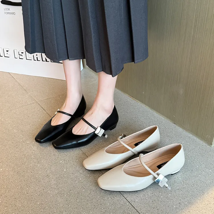 加宽大码女鞋41-43法式玛丽珍一字扣方头百搭宽胖脚坡跟浅口单鞋