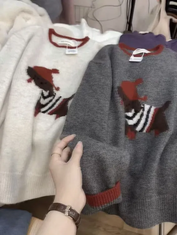 七言家巨好看  #韩系氛围感红帽小狗提花软糯加厚毛衣2009@