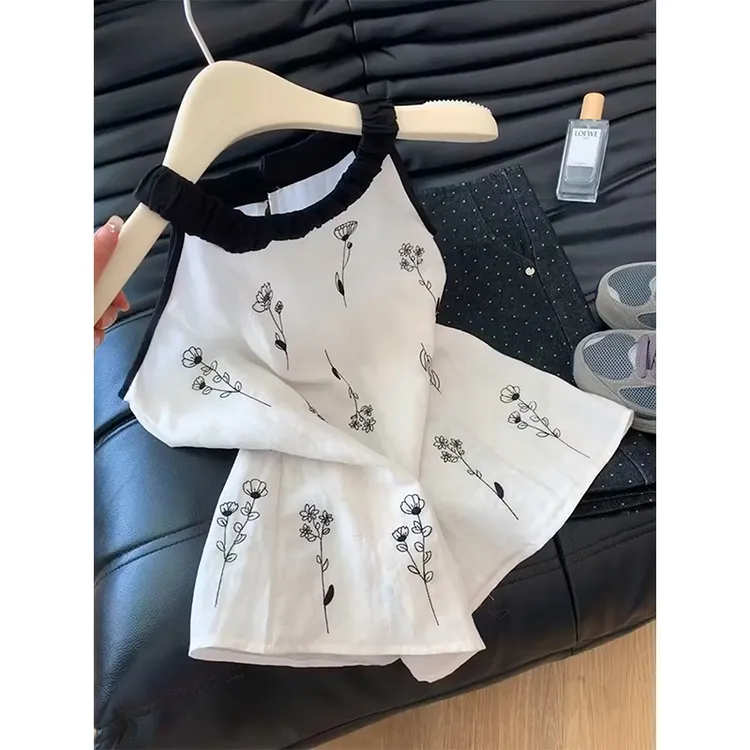 新中式碎花刺绣挂脖吊带背心女夏季新款外穿小众宽松无袖露肩上衣