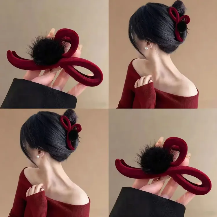 微醺樱桃酒~毛绒感球球抓夹女2025新款鲨鱼夹新年高级感旅行发夹