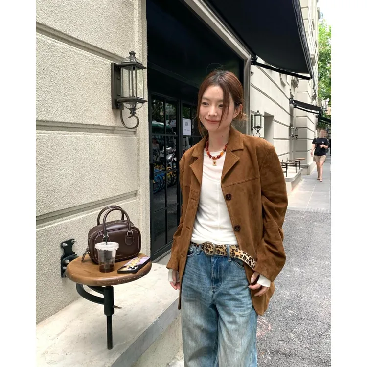 美拉德棕色西装外套女秋季新款复古气质百搭显瘦宽松麂皮外套上衣
