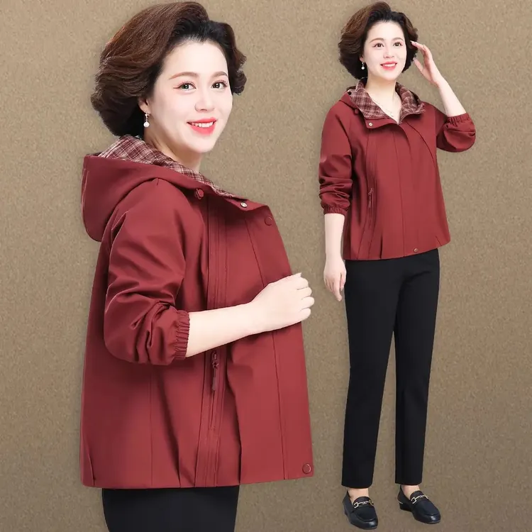中年妈妈秋装外套2025新款中老年春秋风衣女阔太太洋气上衣小个子