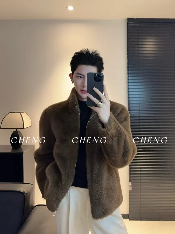 「程程的试衣间」冬季高品质皮毛一体加厚保暖立领时尚雅痞百搭外套