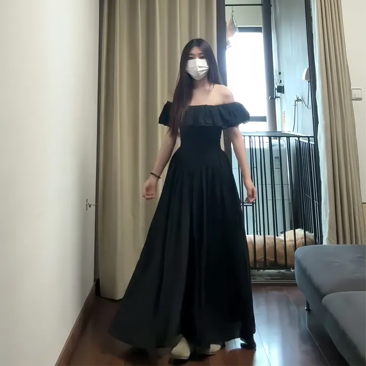 一字肩连衣裙女2025夏季新款女法式气质荷叶边收腰显瘦中长款裙子