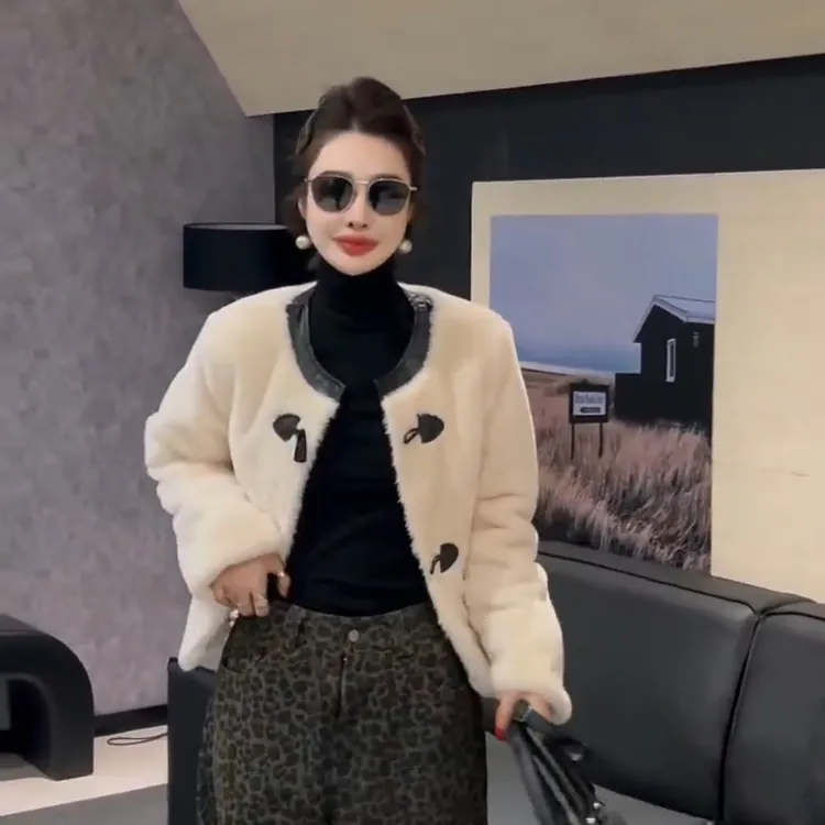 女士冬季新款小香风短款毛毛外套时尚百搭