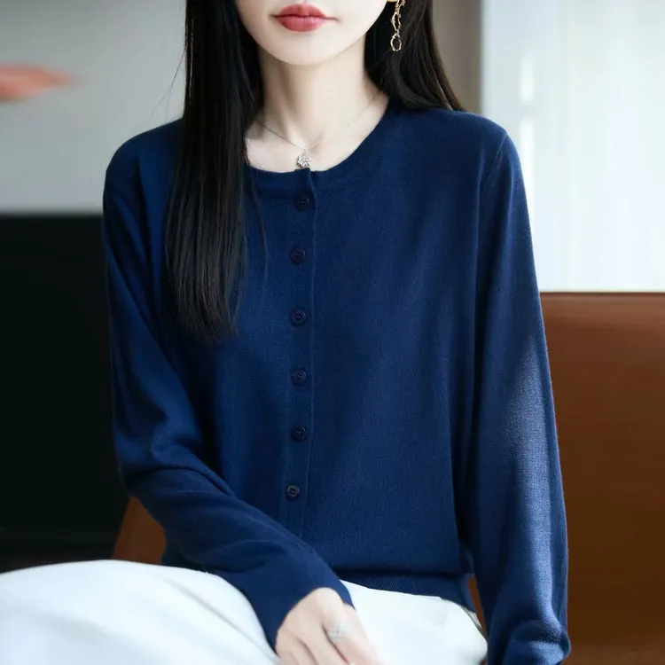 早秋圆领薄款开衫小外搭圆领正肩袖针织衫小众网红洋气炸街女装