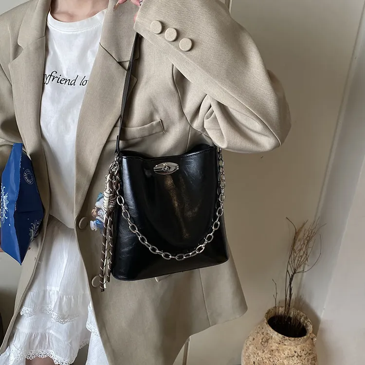 水桶包轻奢风斜挎包网红秋冬ins单肩腋下包韩版小方包复古-0010