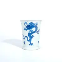 12.清康熙 青花龙纹束腰笔筒