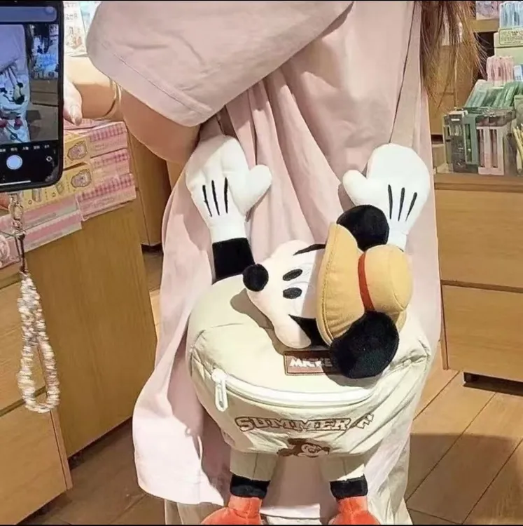 韩版网红ins精致新款可爱卡通米奇开心露营斜挎旅游洋气布小背包