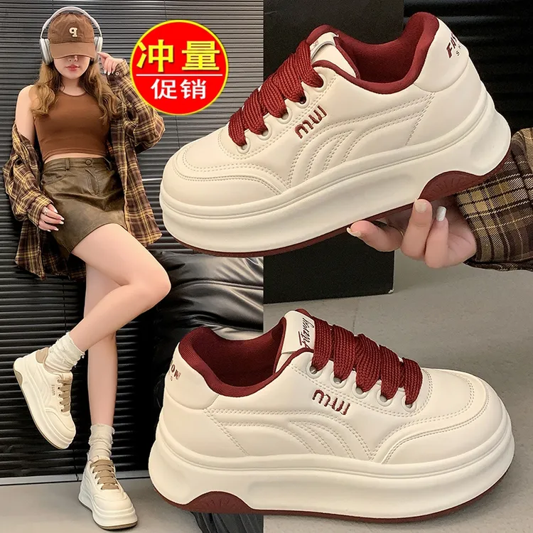 厚底小白鞋女爆款2025秋季新款轻便面包鞋百搭休闲运动鞋学生板鞋