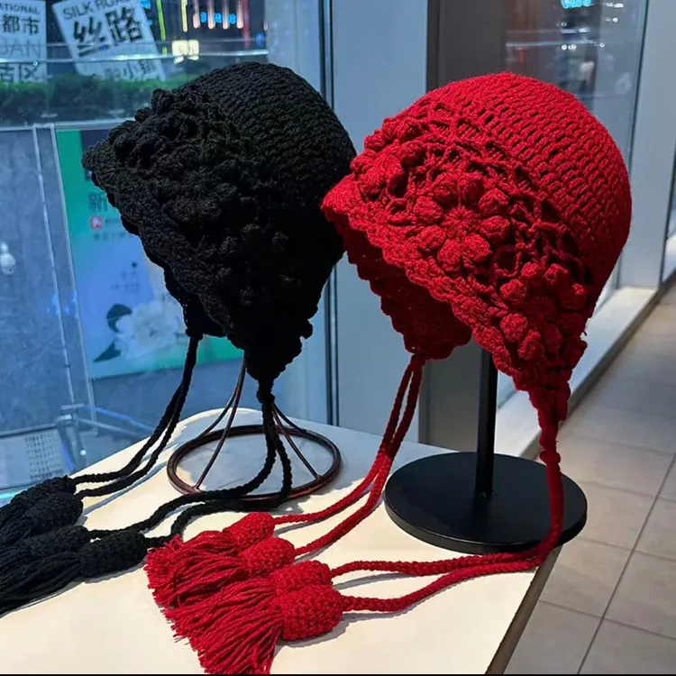 2025新款手工编织花朵辫子流苏毛线帽子女秋冬防寒保暖针织护耳帽