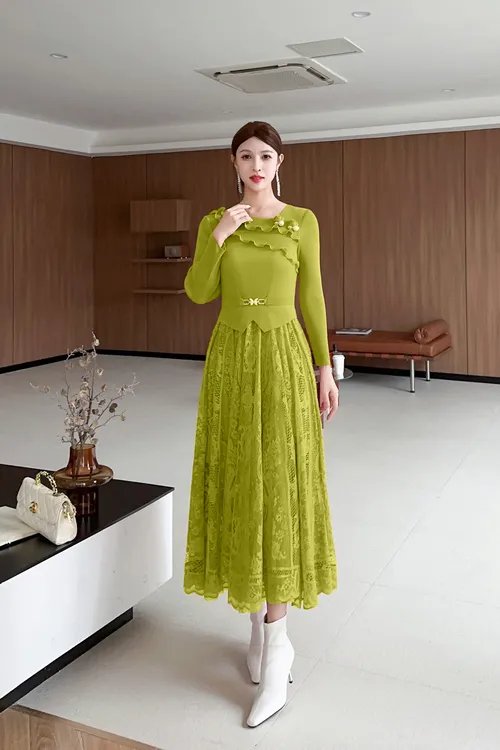 2025秋款褶皱蕾丝拼接修身显瘦连衣裙时尚优雅长袖连衣裙