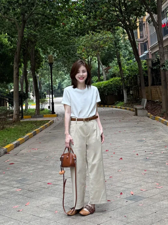 【淡雅时光】气质高级感白色T恤上衣高腰卡其色休闲长裤两件套装女