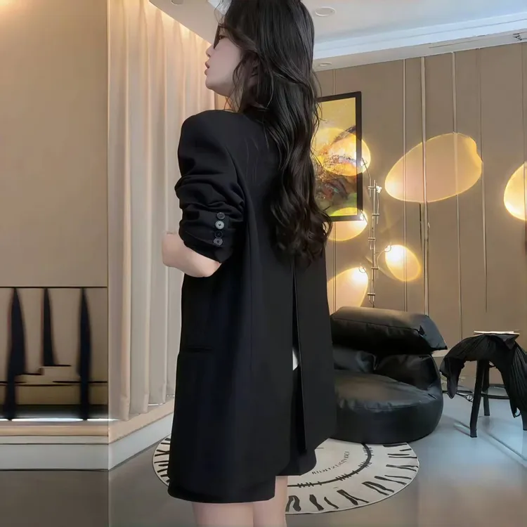 高级感黑色西装外套女款爆款2025新款后背拉链百搭通勤西装外套女