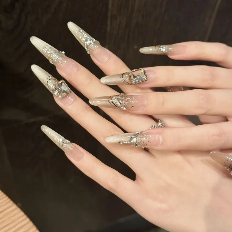 【暗金美拉德】裸色千金高级感焦糖猫眼蝴蝶纯欲风高级感手工穿戴甲