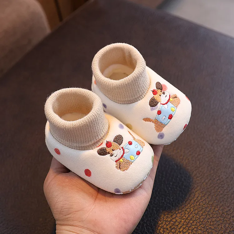 春秋季婴儿步前鞋0-1岁3-6-9个月男女宝宝布鞋袜新生不掉软底学步