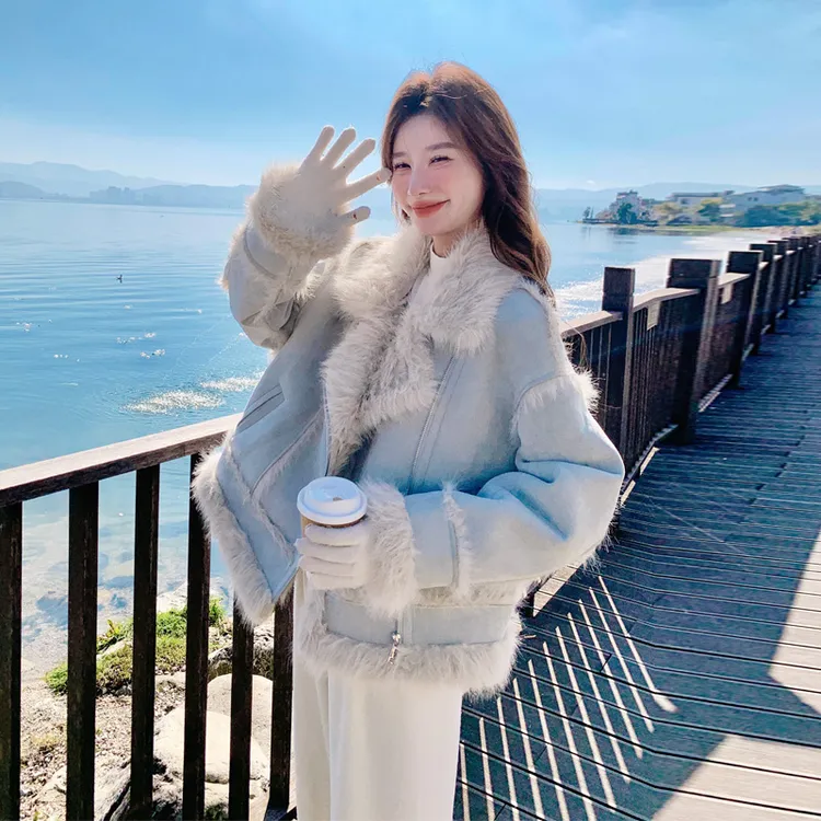 浅蓝色机车风皮毛一体外套2025冬季新款韩系氛围感毛绒绒拼接棉服