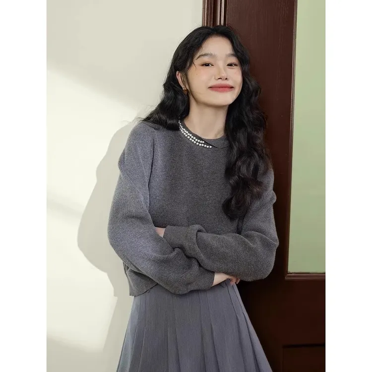 高级感灰色针织衫气质珍珠百搭女秋冬毛衣长袖打底衫内搭套头上衣