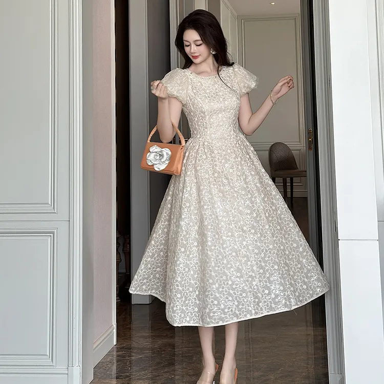 婷婷衣恋45147夏季新款时尚法式气质泡泡袖收腰大摆蕾丝连衣裙