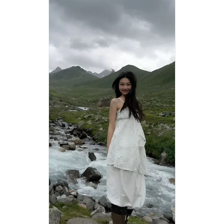 MARIE.COCO法式纯欲风别致设计感镂空吊带上衣搭配宽松阔腿裤套装