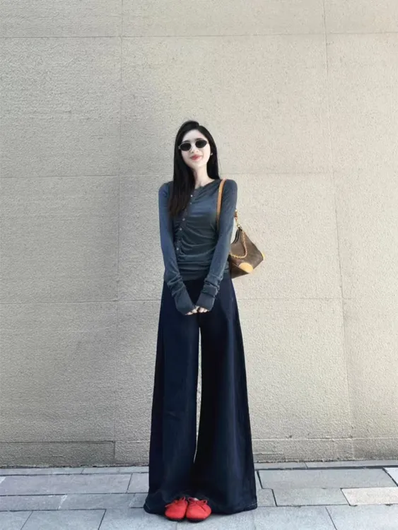 2025春夏新款小众独特设计斜门襟抽褶灰色长袖上衣百搭阔腿牛仔裤