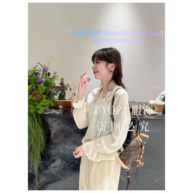 桃子自制 10027【浪漫主义】蕾丝边V领针织衫女冬季新款长袖上衣