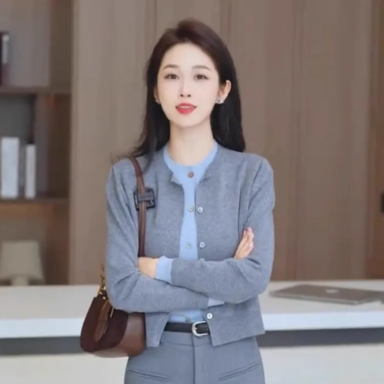 轻奢高级感单排扣假两件针织衫女春2025新款洋气显瘦百搭毛衣外套